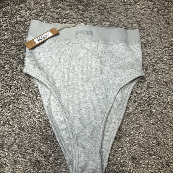 SKIMS Light Gray Women's Panties - Picture 2 of 4